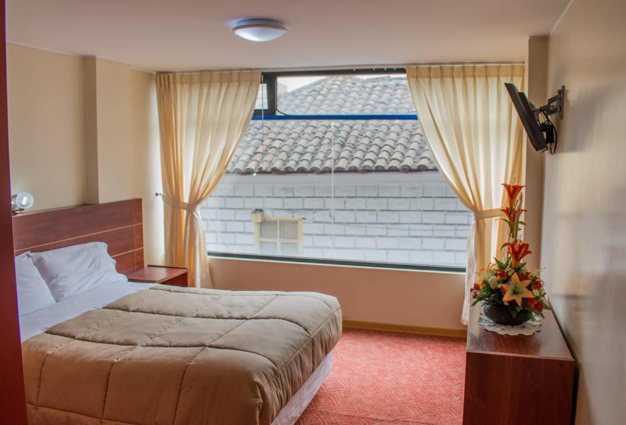 Hotel Flor De Los Andes Tulcan Ngoại thất bức ảnh