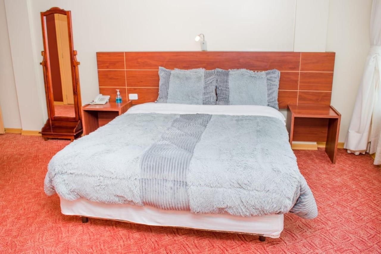Hotel Flor De Los Andes Tulcan Ngoại thất bức ảnh