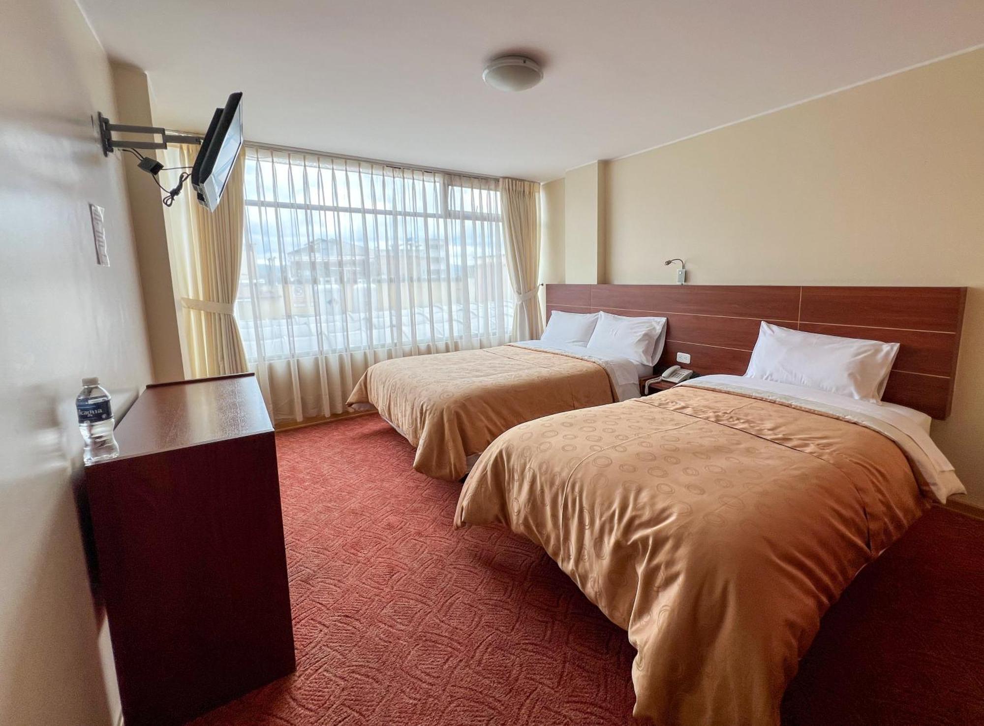 Hotel Flor De Los Andes Tulcan Ngoại thất bức ảnh