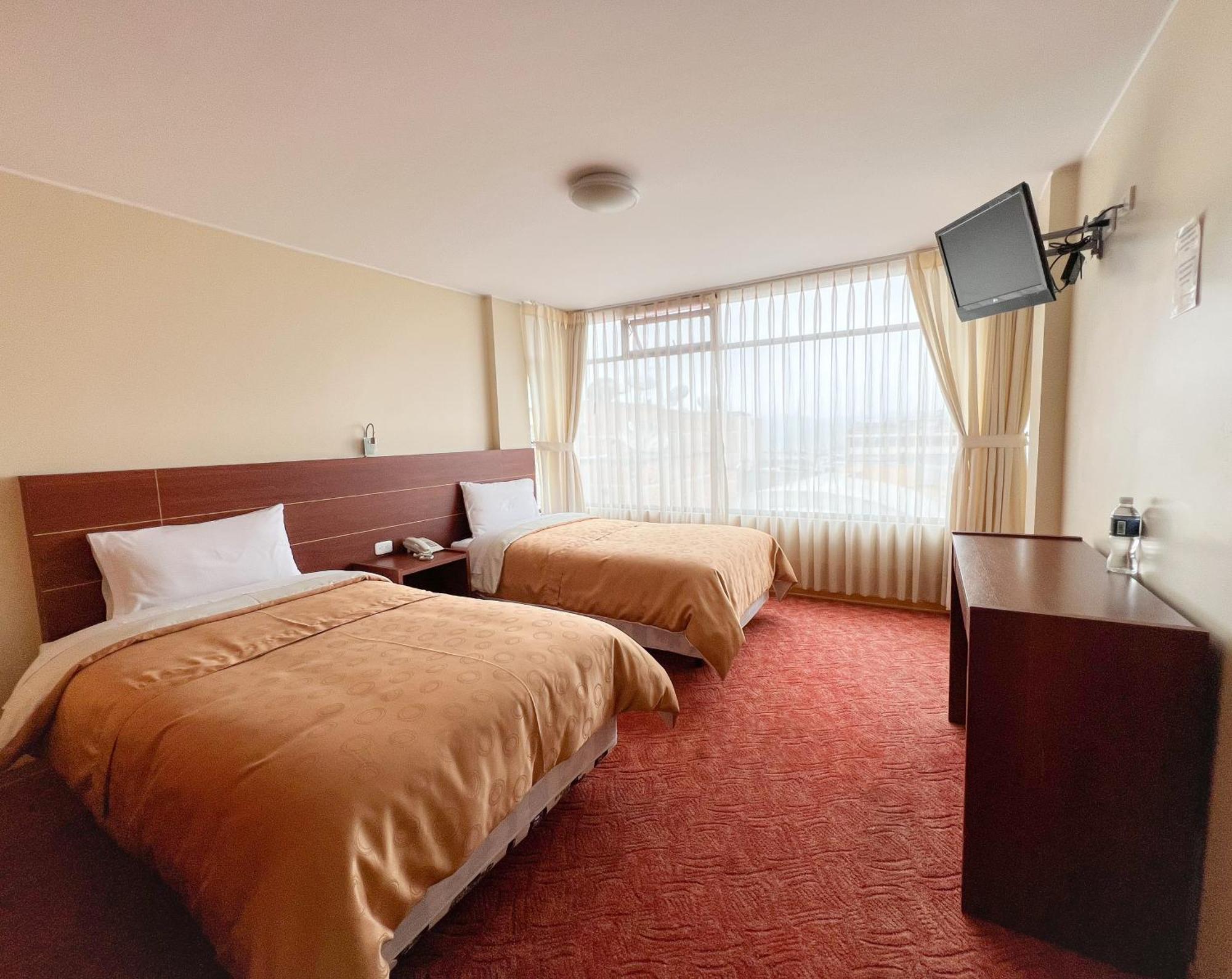 Hotel Flor De Los Andes Tulcan Ngoại thất bức ảnh