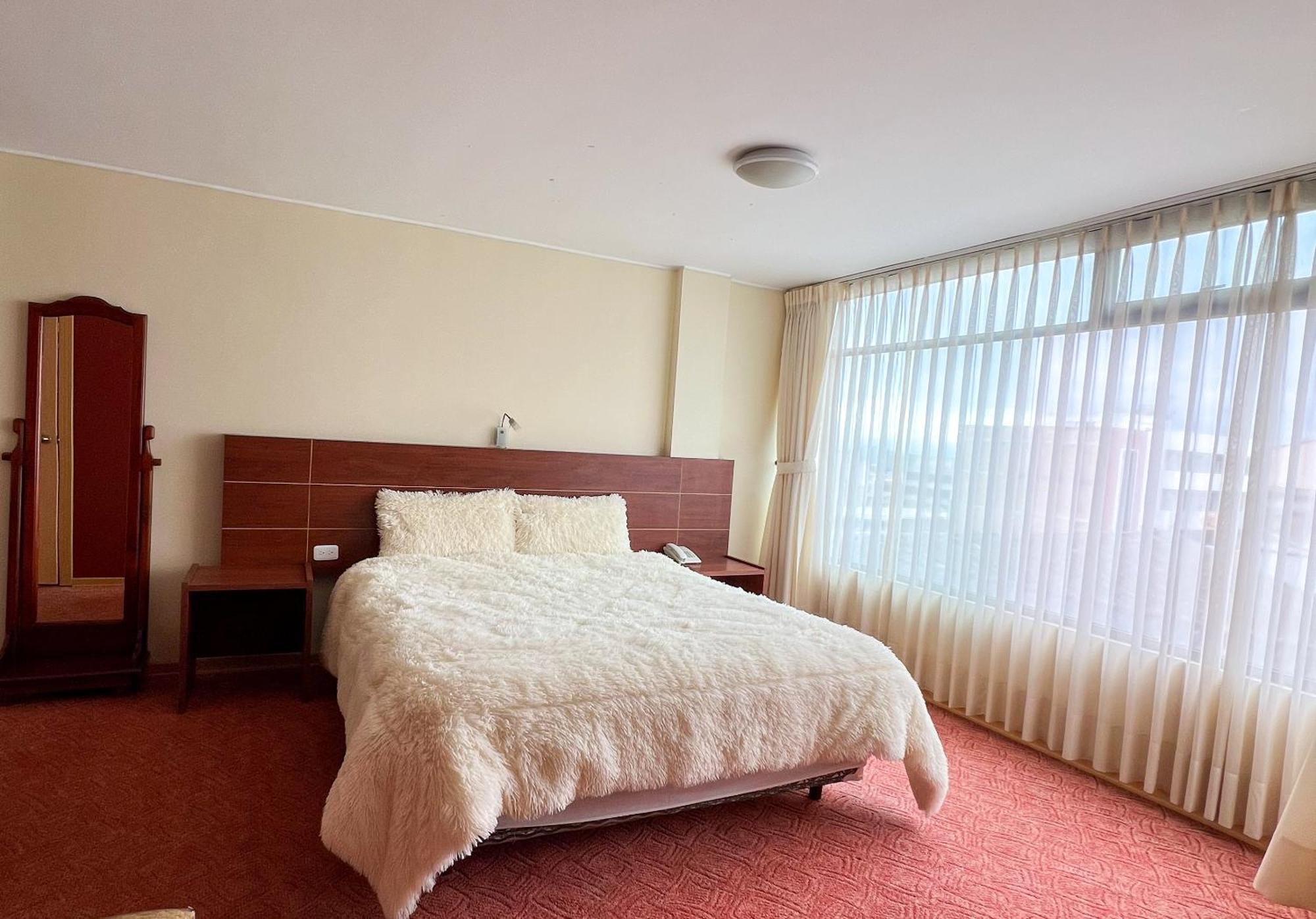 Hotel Flor De Los Andes Tulcan Ngoại thất bức ảnh
